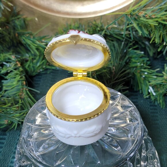 Vintage Rare Zales Ceramic Limoges Box with Gold & Diamond Necklace & Earrings - Picture 9 of 9